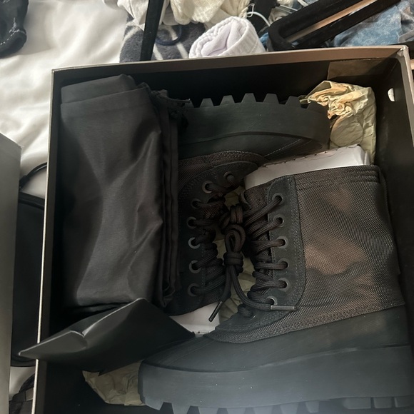 Yeezy 950 boots - Picture 3 of 5